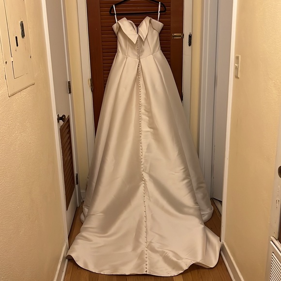 Essense of Australia D3232 wedding dress - Picture 9 of 10